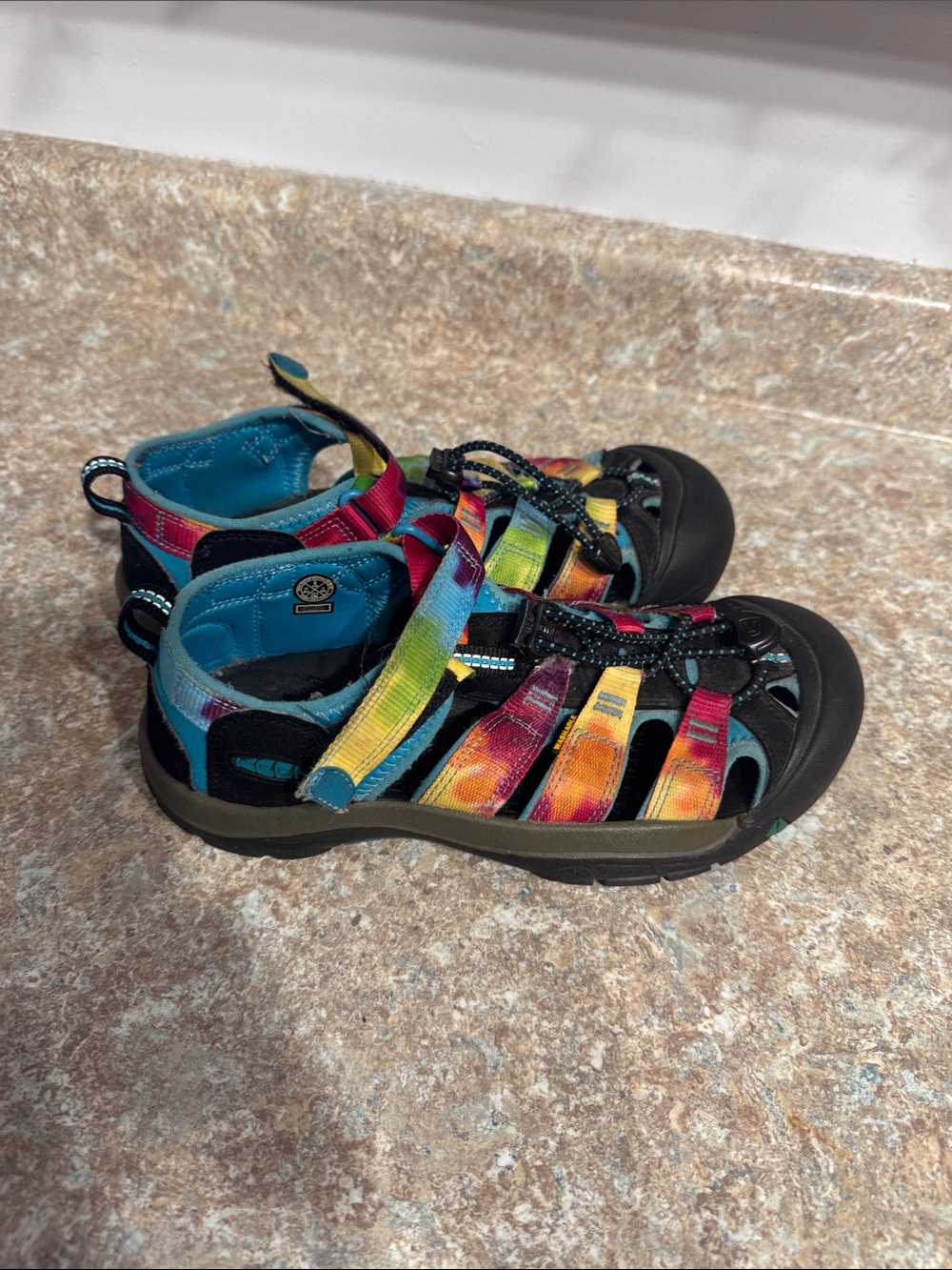 Keen Newport H2 Kids Rainbow Sandals Water Shoes Size 5